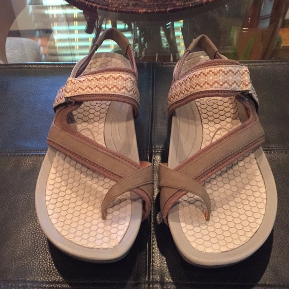 baretraps danique sandals